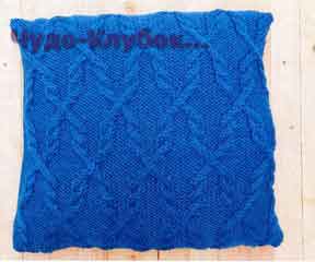 Синий чехол на подушку с рельефным узором 104